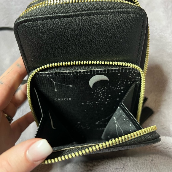 Crossbody - Picture 2 of 5